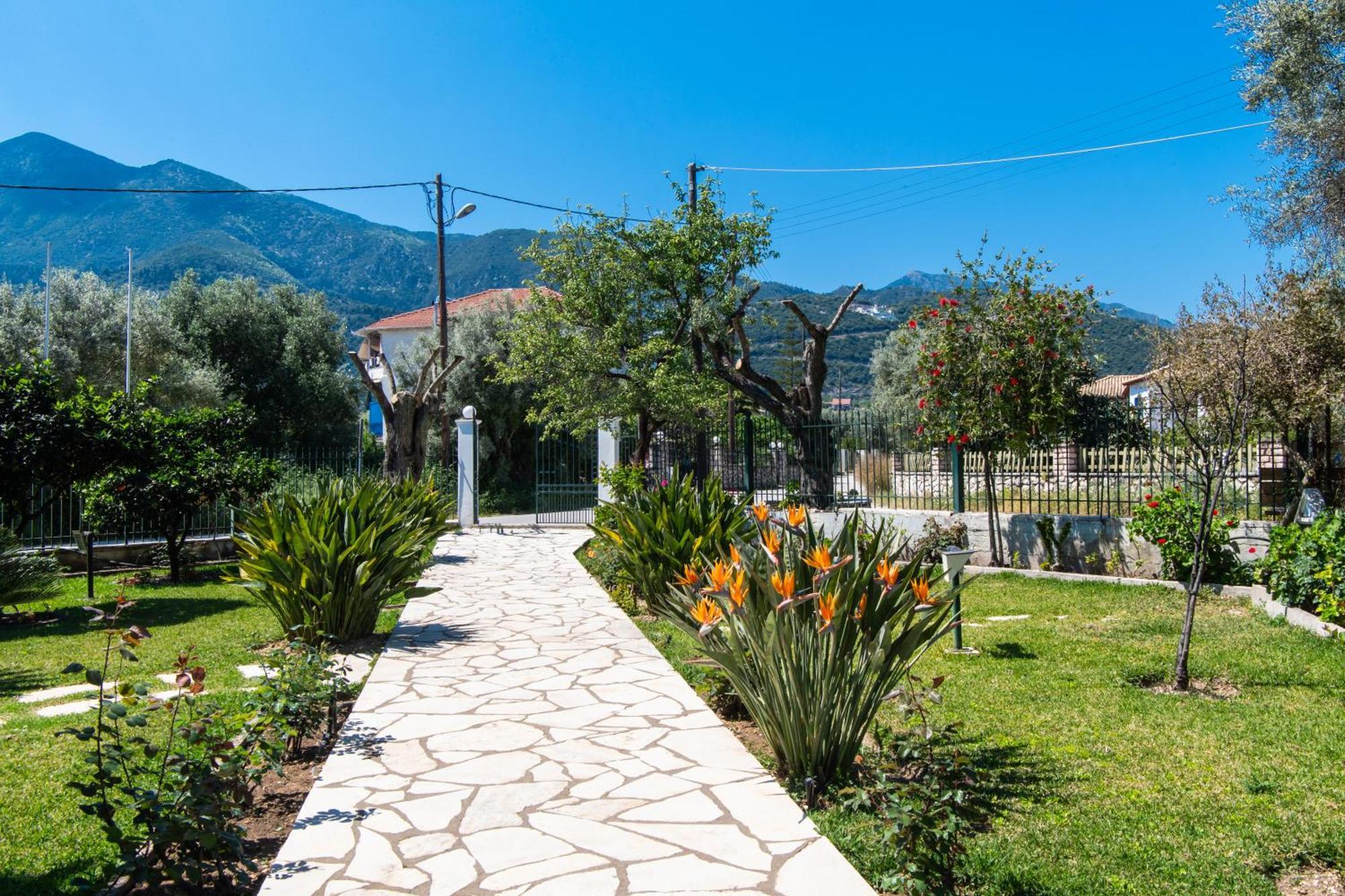Niriton Brand New * Nydri (Lefkada)